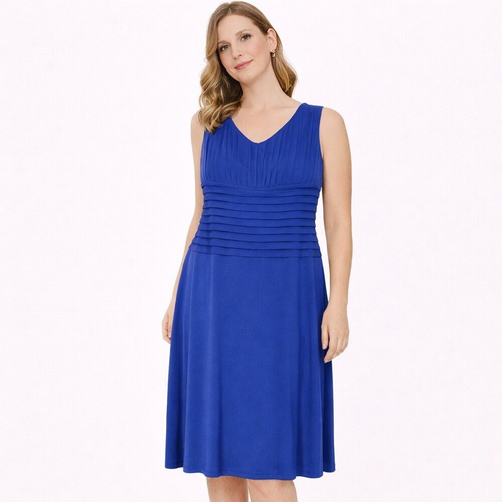 Stretchy scoop neck sleeveless blue dress Size: 16